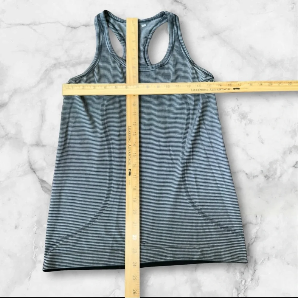 Lululemon Womens Black White Striped Sleeveless Scoop Neck Pullover Tank Top Sz8